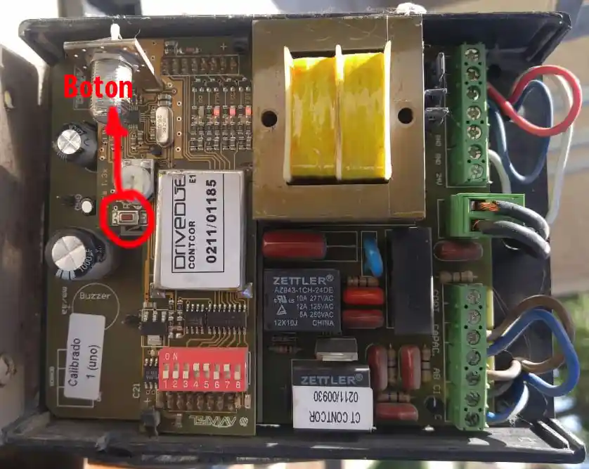 Placa de control remoto Aviatel señalada